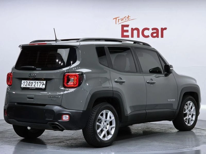 Jeep Renegade 2.4 Limited| 180к.с.| ВКЛ.ТЕХНОТЕСТ, снимка 2 - Автомобили и джипове - 55429039