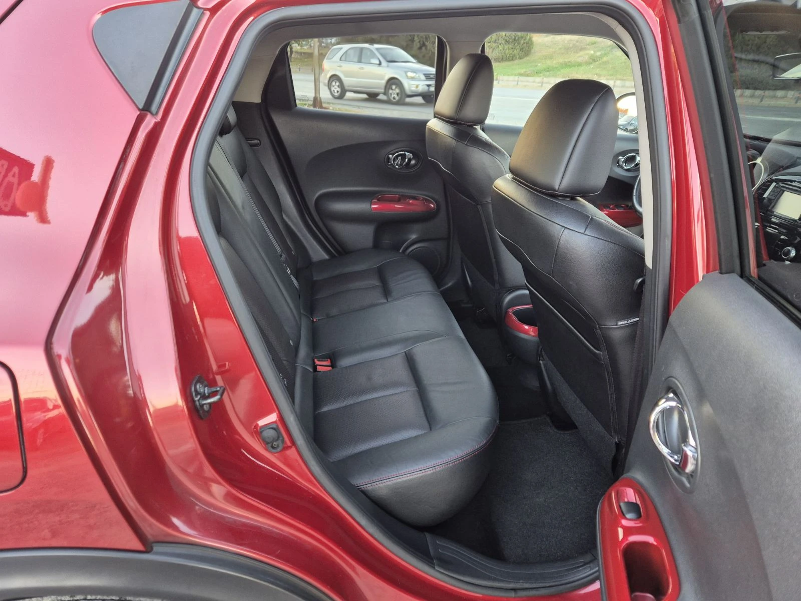 Nissan Juke 1.6Turbo Limited, снимка 10 - Автомобили и джипове - 47881810