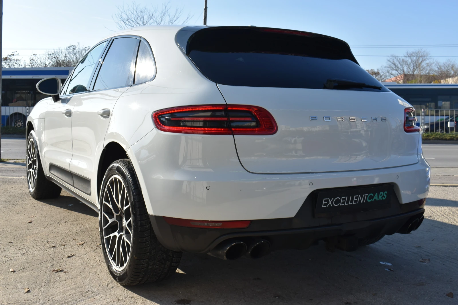 Porsche Macan 3.0i* 340h.P* ПОДГРЕВ* ОБДУХВАНЕ* LINE-ASSIST* FUL - изображение 4