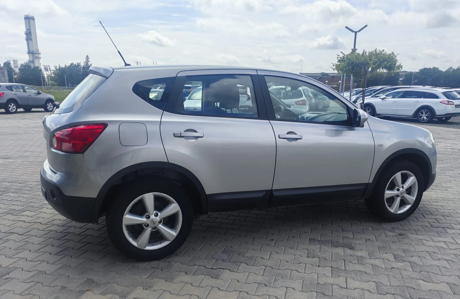 Nissan Qashqai 1.6i GPL - изображение 4