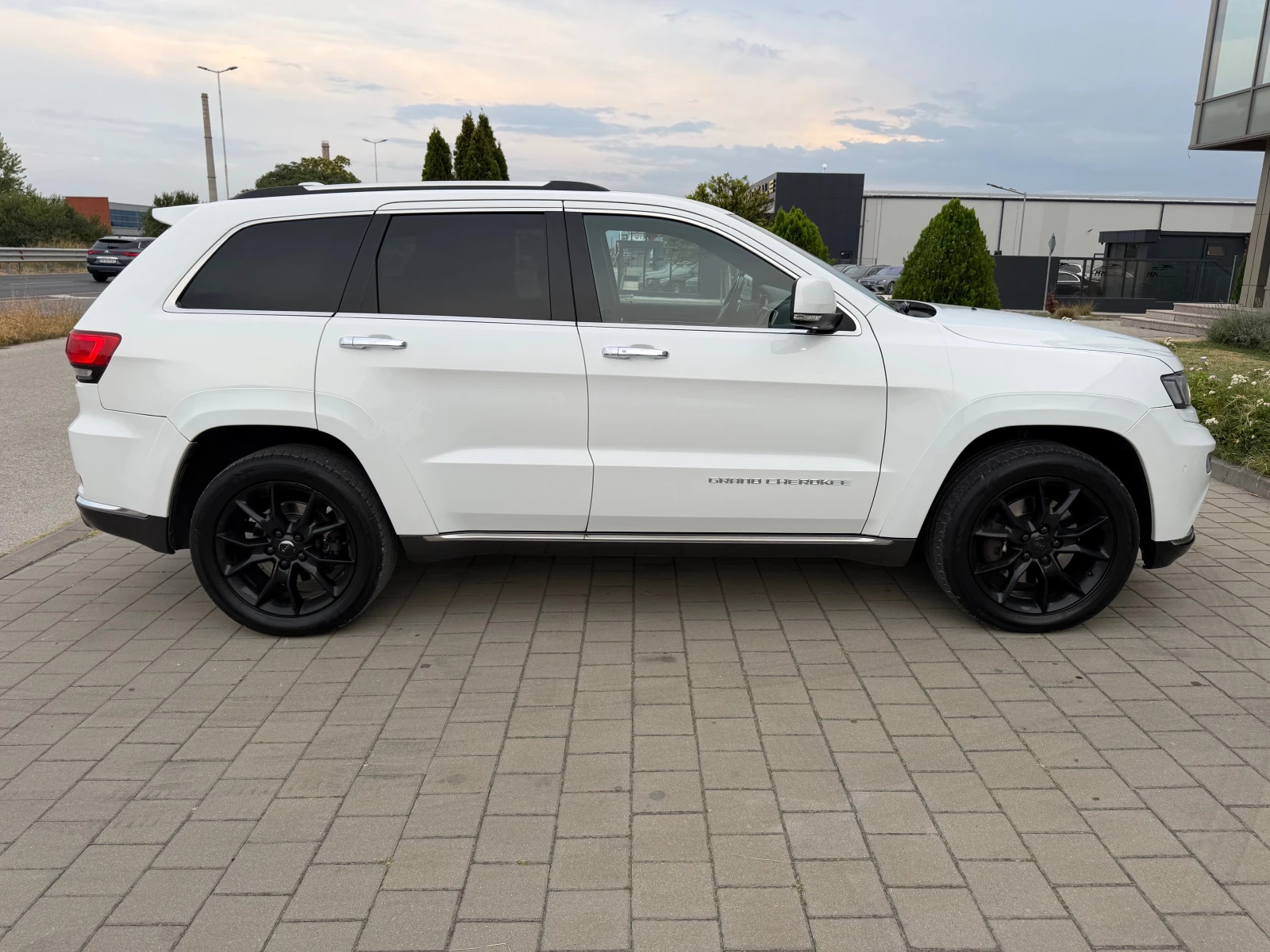 Jeep Grand cherokee SUMMIT-���������-�������-DISTRONIK-�����A-�������� | Mobile.bg � ����������� 4