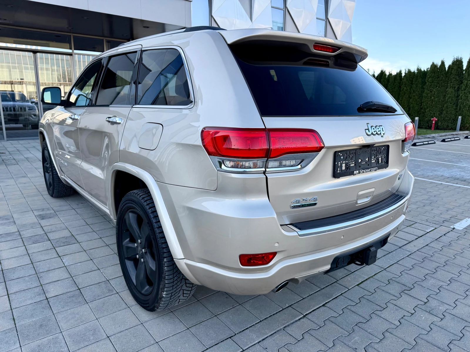 Jeep Grand cherokee OVERLAND-ОБДУХВАНЕ-ПОДГРЕВ-DISTRONIK-КАМЕРA - изображение 6