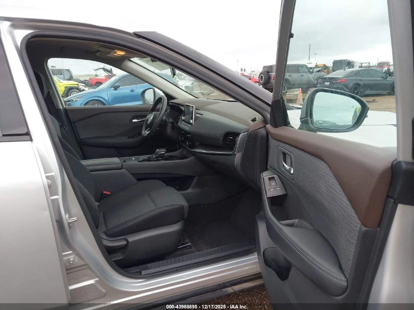 Nissan Rogue 2.5l Sv Fwd - изображение 5