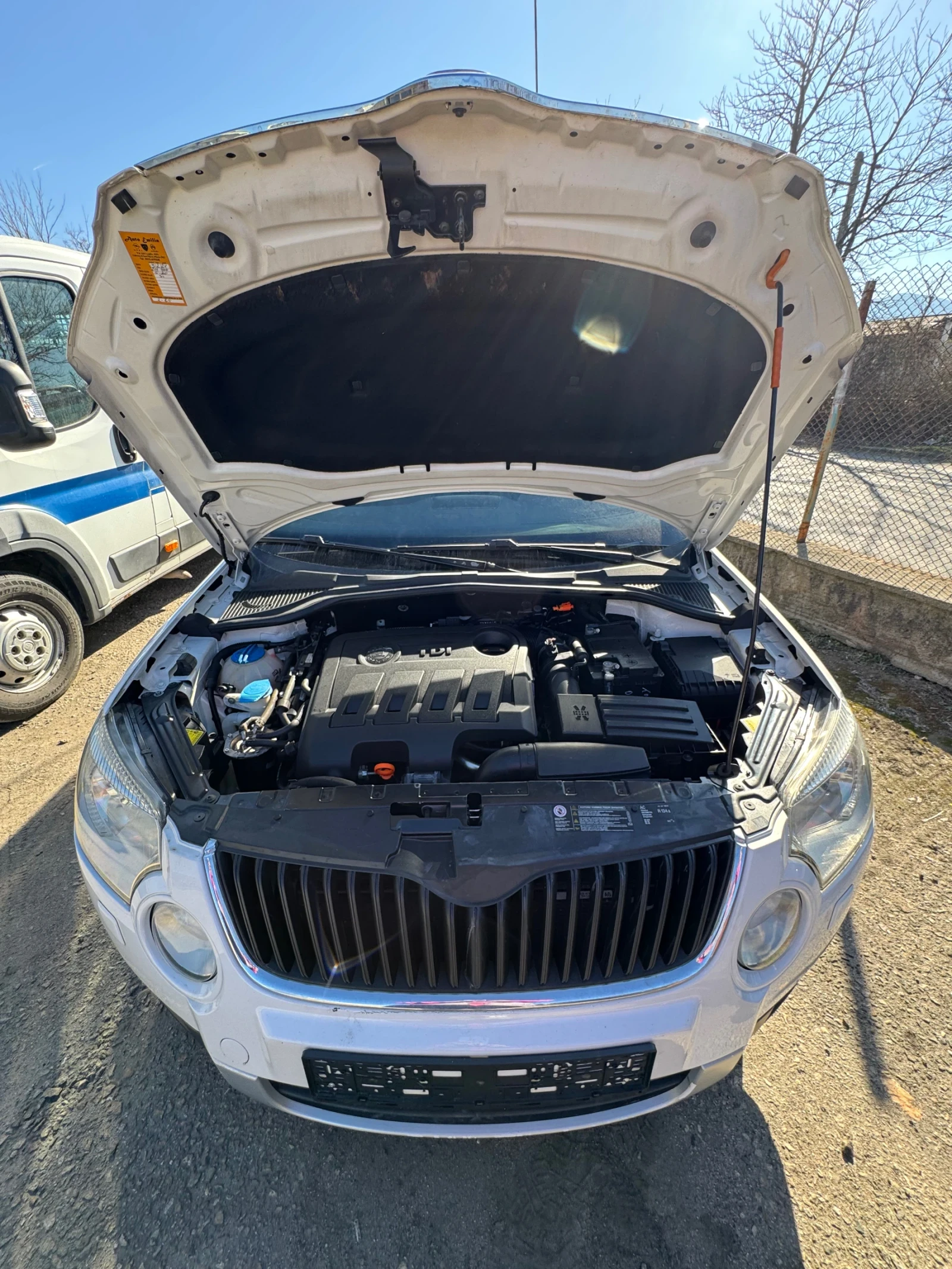 Skoda Yeti, снимка 11 - Автомобили и джипове - 53740907