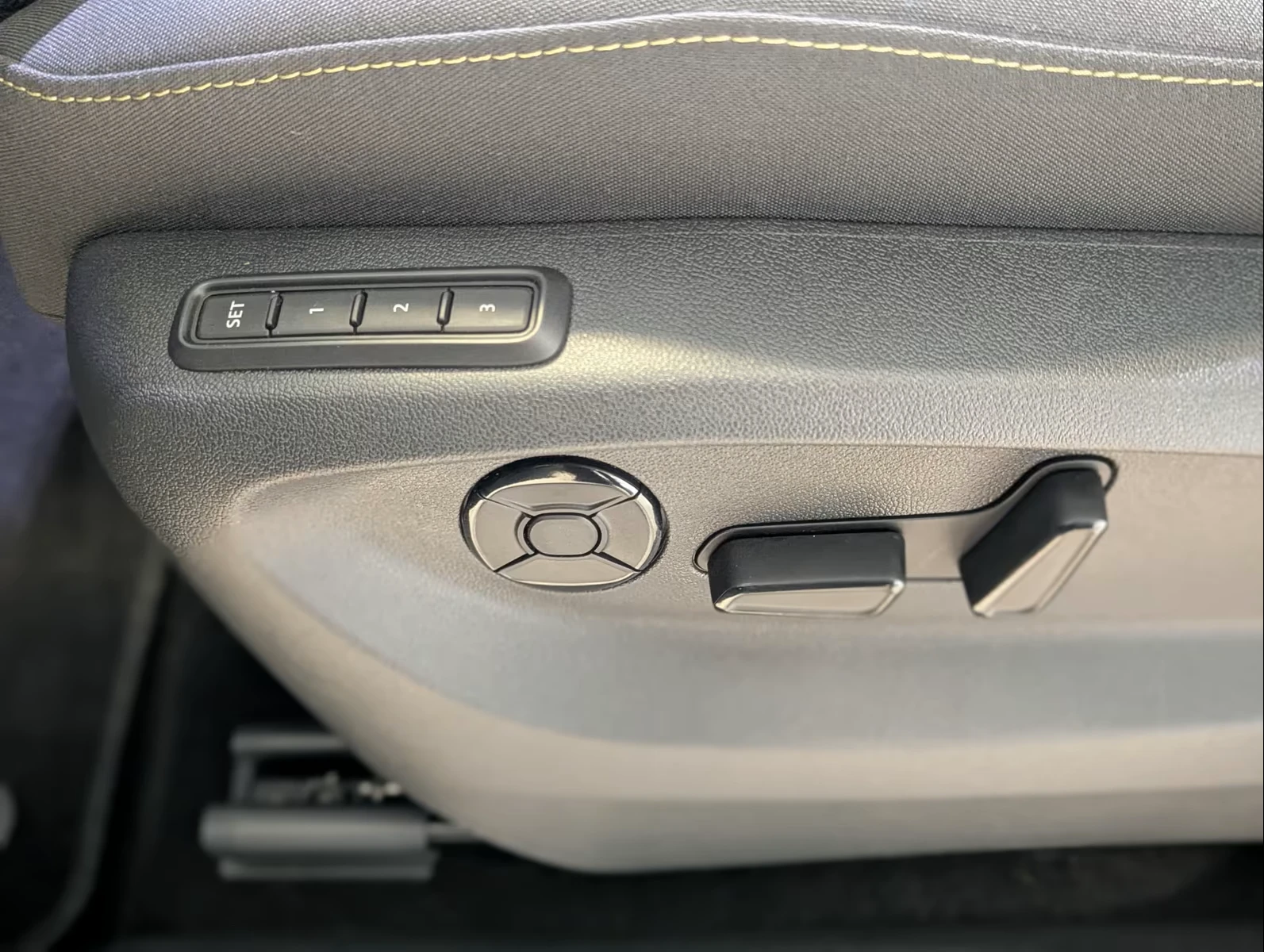Skoda Kodiaq 2.0TDI* 4x4* PANO* MATRIX* DISTR* KEYLESS*  | Mobile.bg � ����������� 8