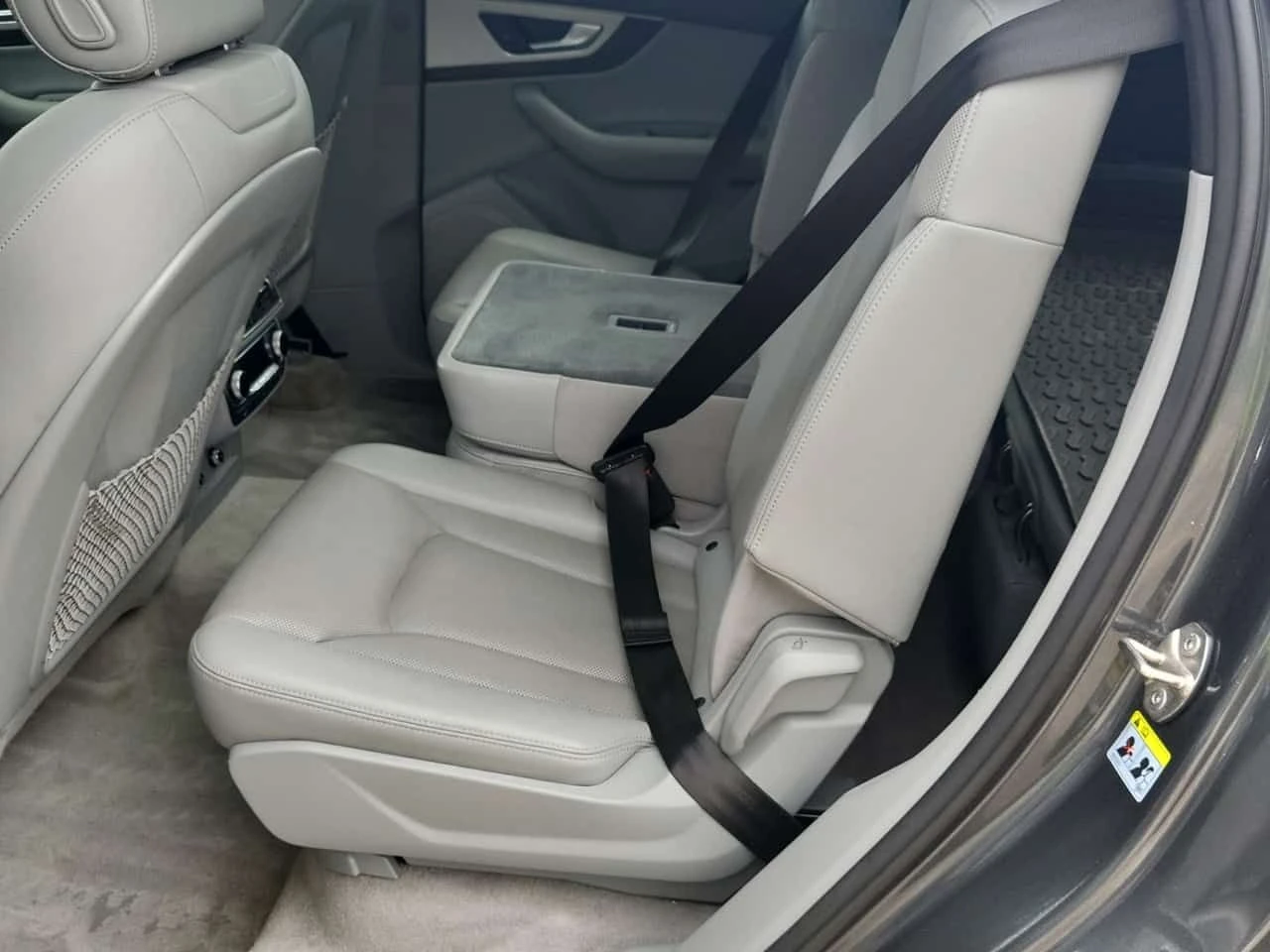Audi Q7 * 55 Tfsi Quattro Progressiv * CARFAX * ЦЕНА ДО БГ, снимка 12 - Автомобили и джипове - 54946610