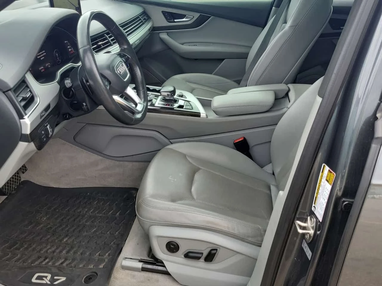 Audi Q7 * 55 Tfsi Quattro Progressiv * CARFAX * ЦЕНА ДО БГ, снимка 7 - Автомобили и джипове - 54946610