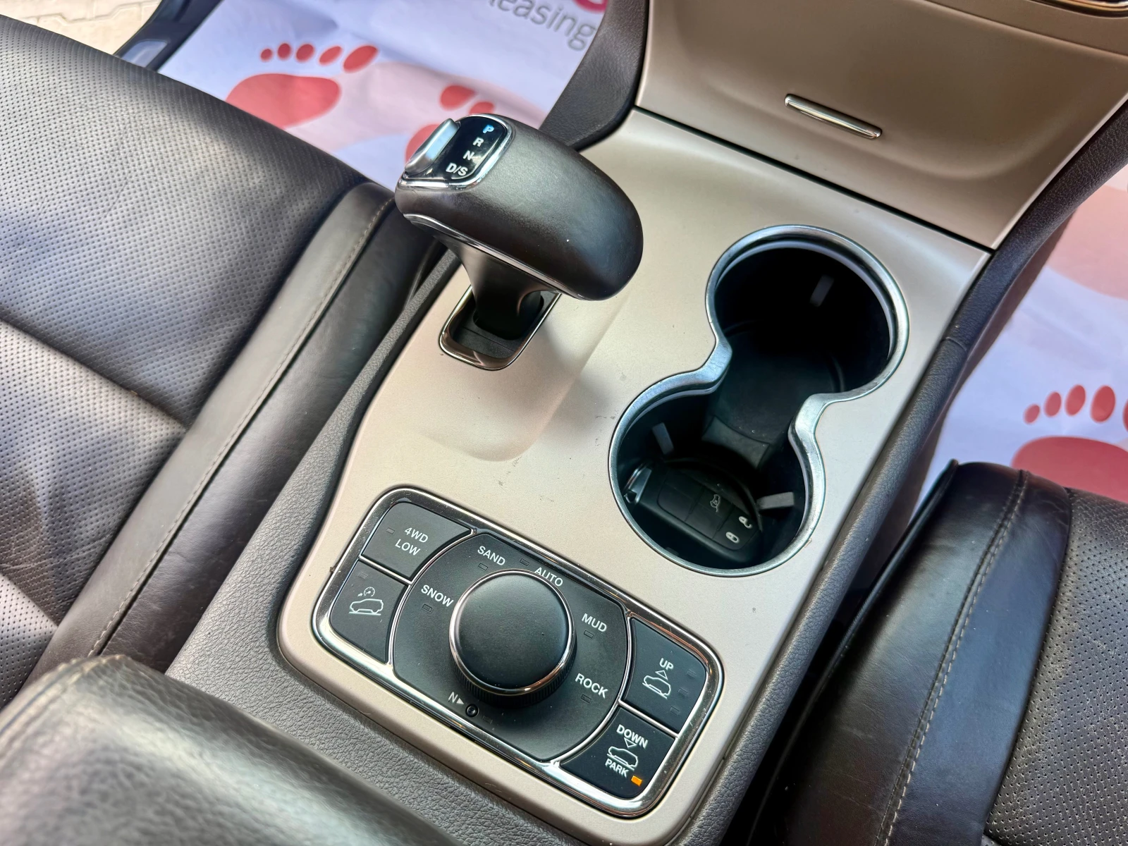 Jeep Grand cherokee 3.0CRDI SUMMIT Собствен лизинг !!!, снимка 14 - Автомобили и джипове - 55550858