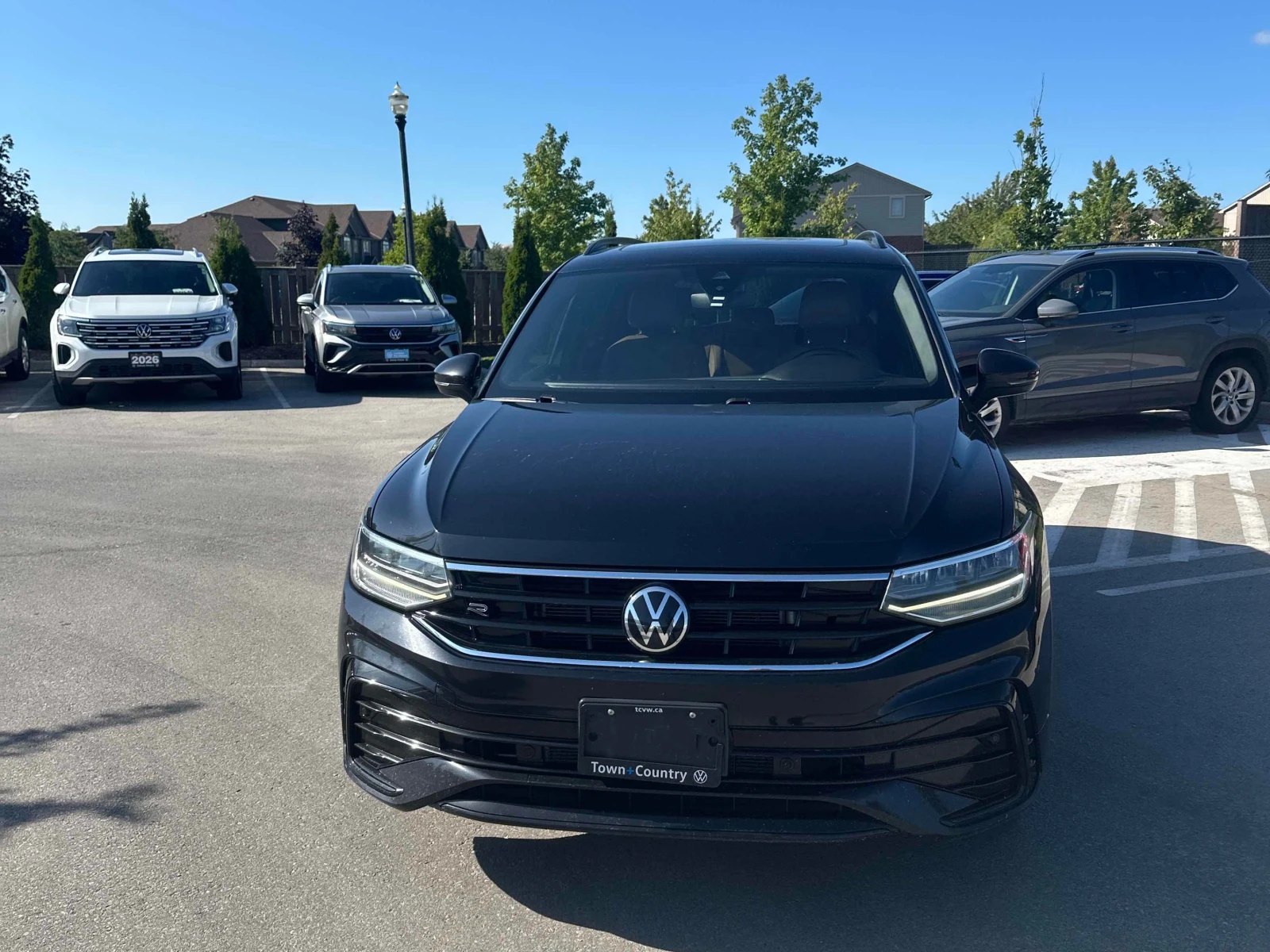 VW Tiguan * Comfortline R Line Black Edition * АВТОКРЕДИТ * , снимка 2 - Автомобили и джипове - 56099413