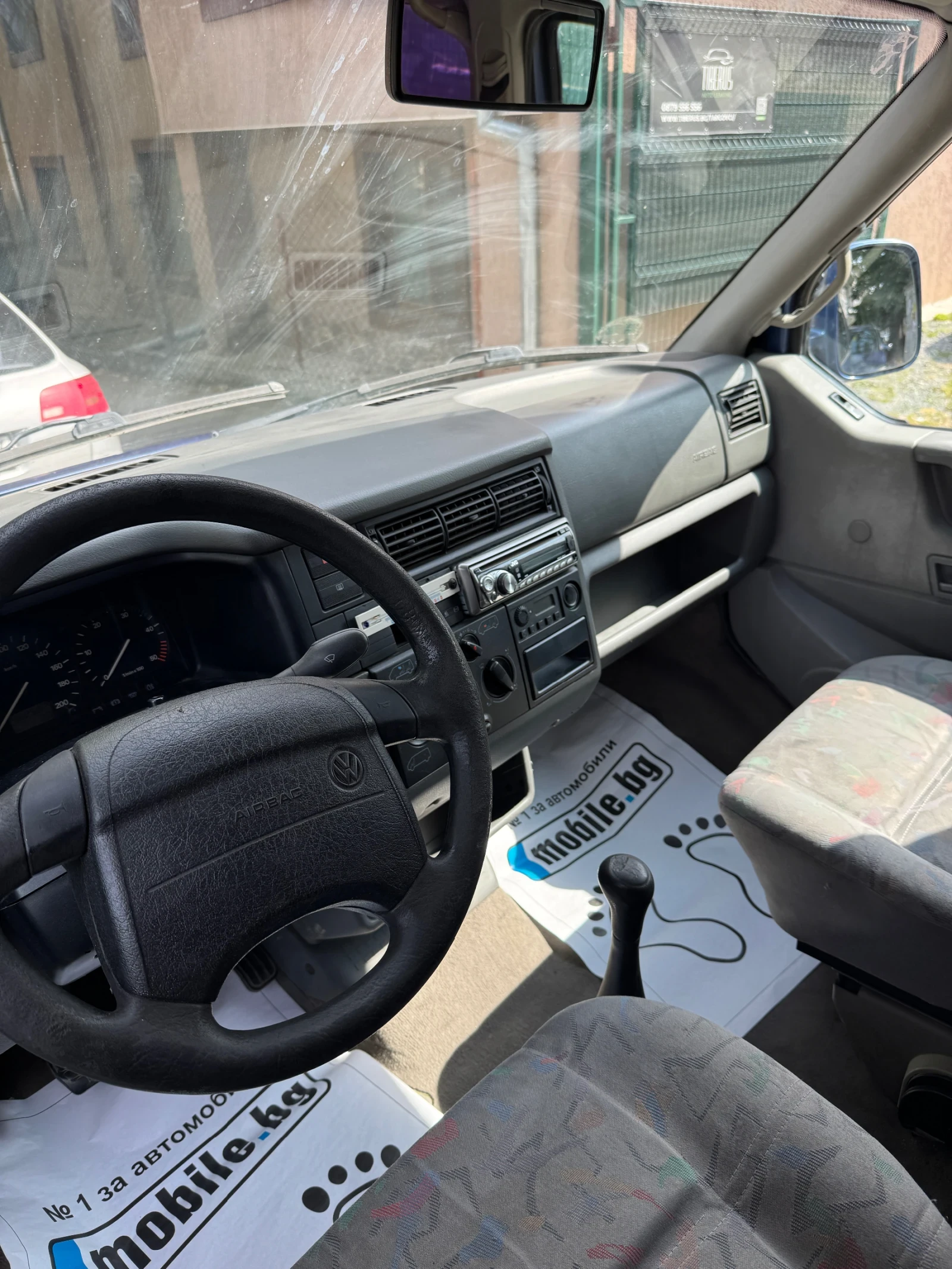 VW Multivan 2.5 tdi Кемпер с легло ALLSTAR - изображение 9
