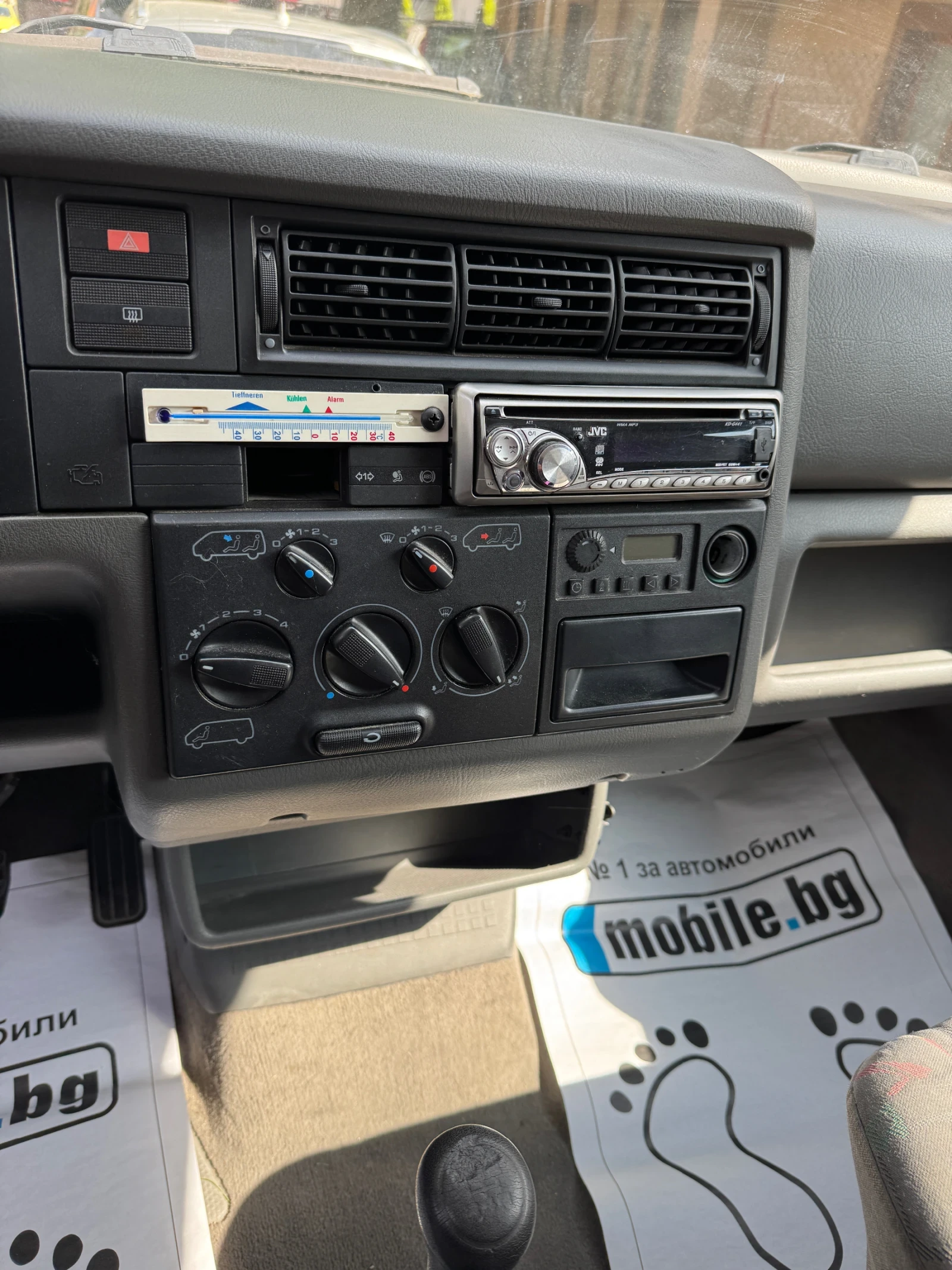 VW Multivan 2.5 tdi Кемпер с легло ALLSTAR - изображение 10
