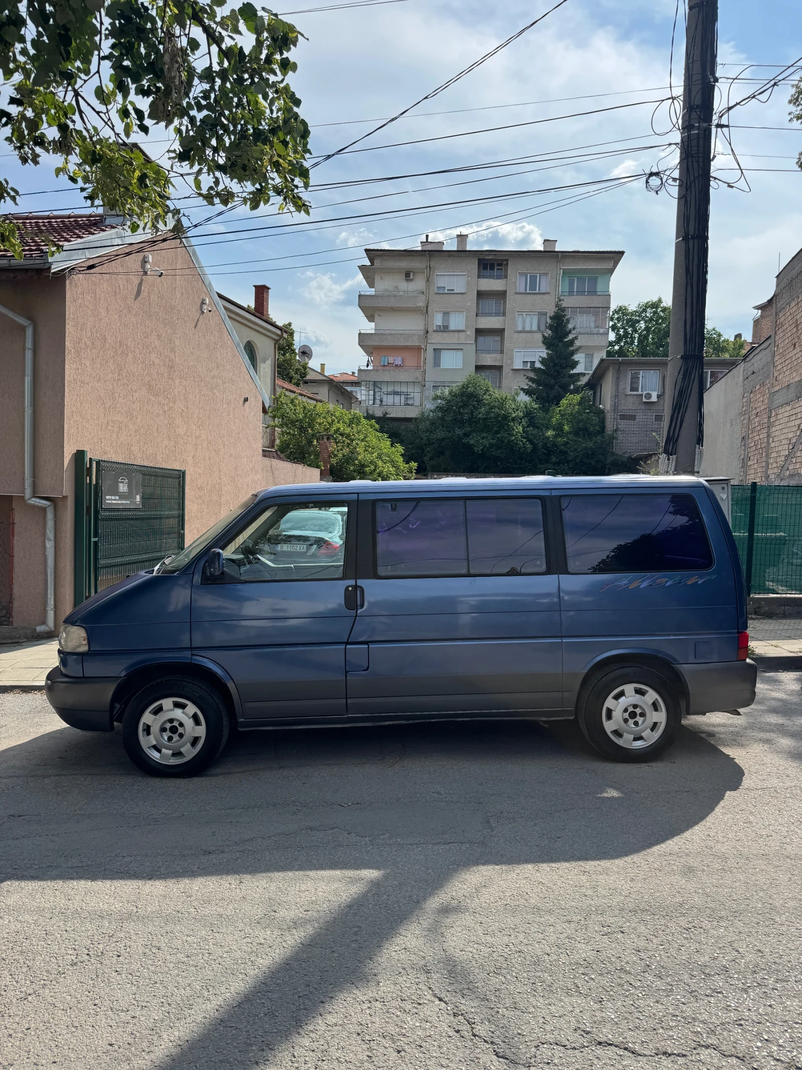 VW Multivan 2.5 tdi Кемпер с легло ALLSTAR - изображение 6