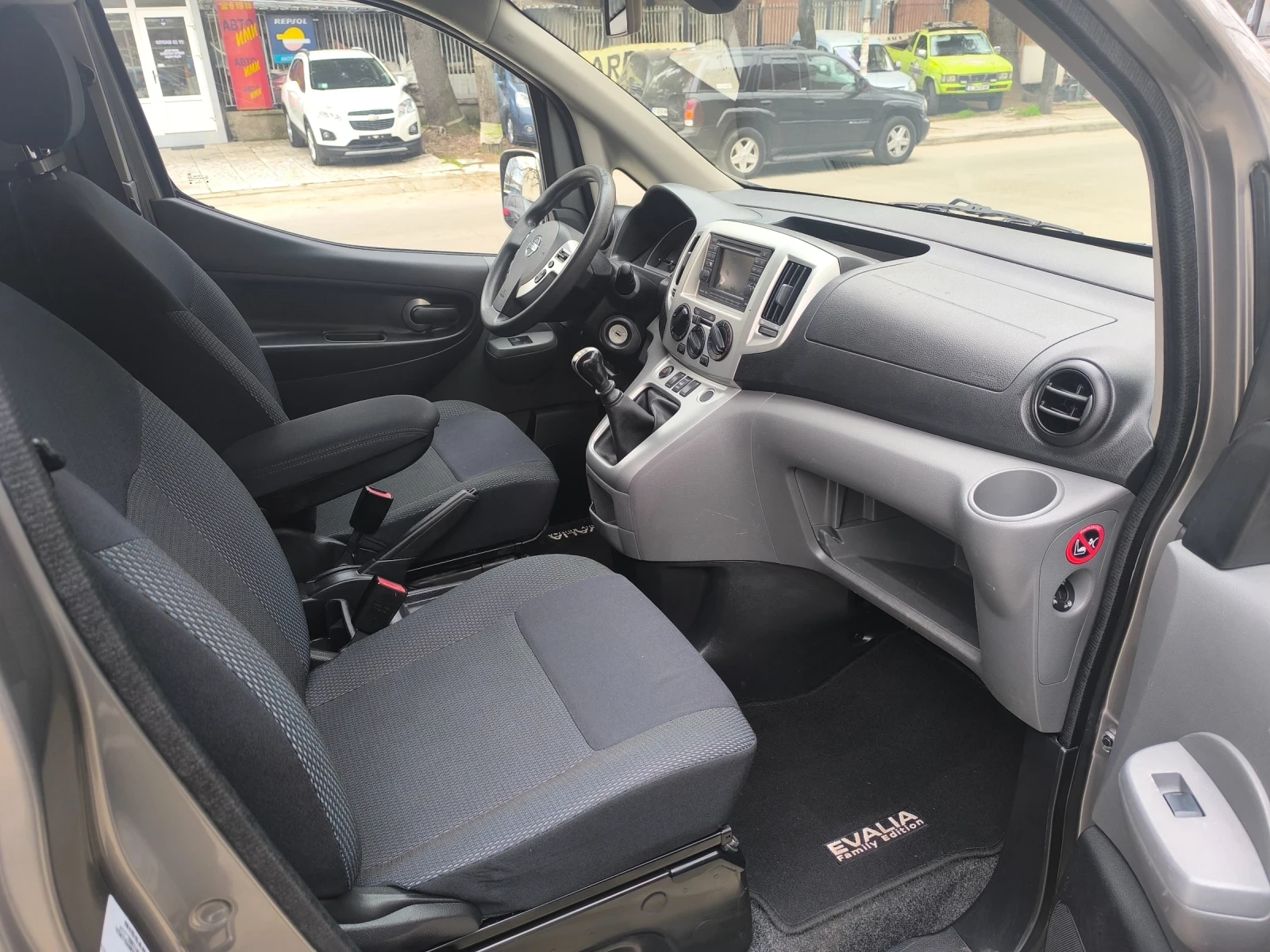 Nissan NV200 1.5 E6 7места, снимка 7 - Бусове и автобуси - 53799771