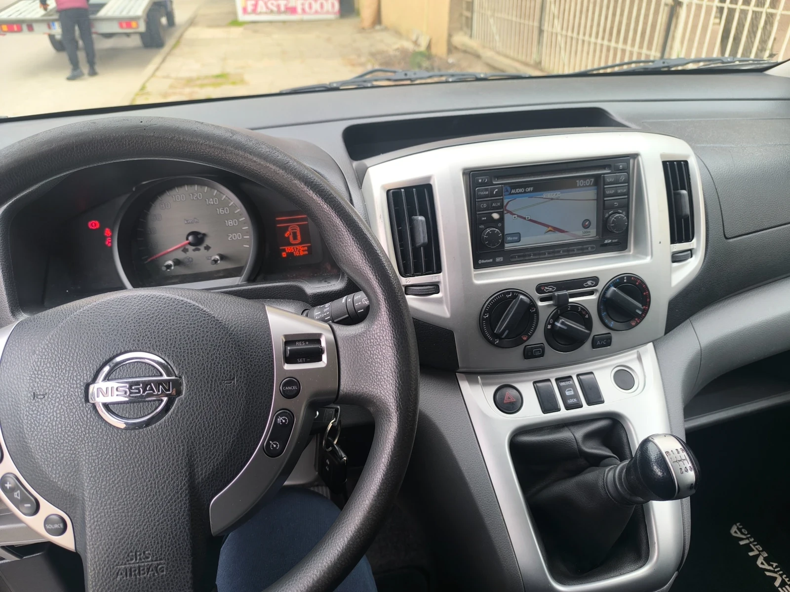 Nissan NV200 1.5 E6 7места, снимка 4 - Бусове и автобуси - 53799771