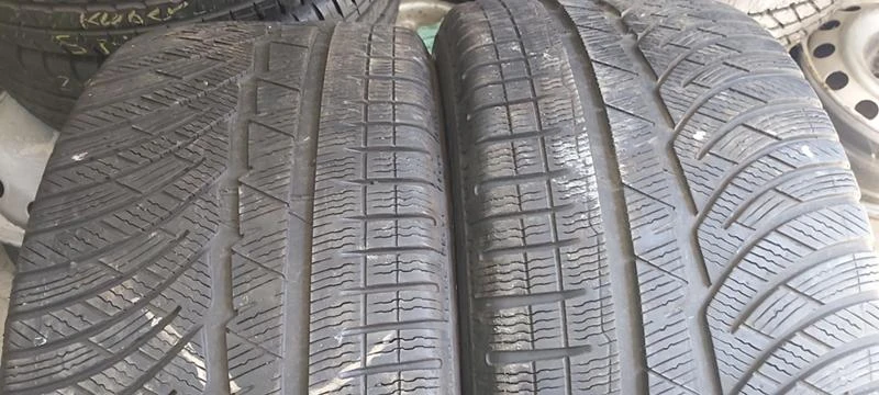 Гуми Зимни 225/40R18, снимка 3 - Гуми и джанти - 33539852