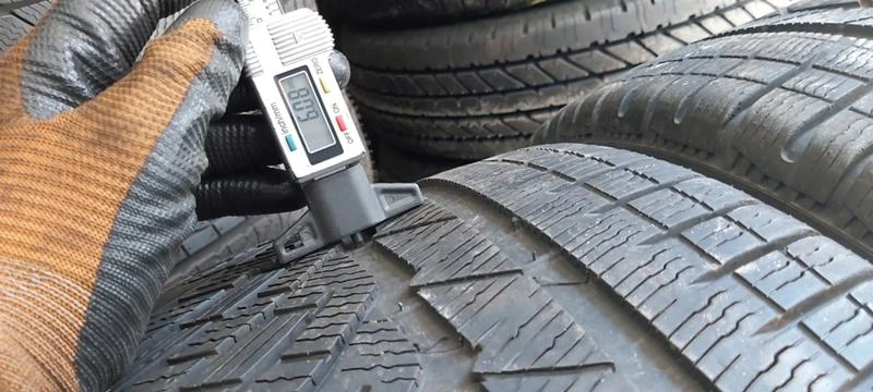 Гуми Зимни 225/40R18, снимка 4 - Гуми и джанти - 33539852