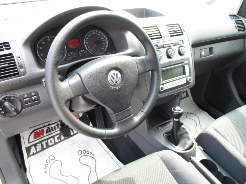 VW Touran 1.6/БЕНЗИН/102кс./6+ 1МЕСТА/КАТО НОВА, снимка 10 - Автомобили и джипове - 50915466