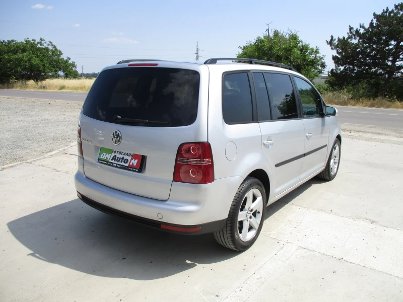 VW Touran 1.6/БЕНЗИН/102кс./6+ 1МЕСТА/КАТО НОВА, снимка 4 - Автомобили и джипове - 50915466
