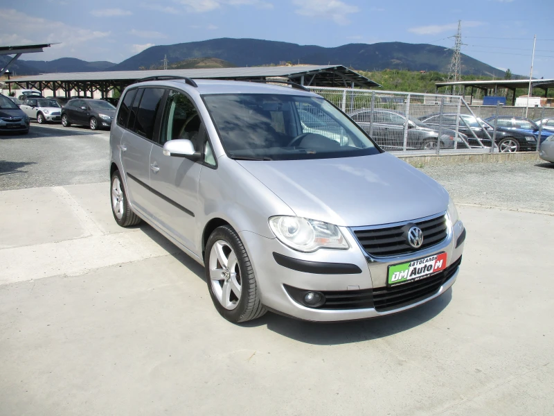 VW Touran 1.6/БЕНЗИН/102кс./6+ 1МЕСТА/КАТО НОВА, снимка 2 - Автомобили и джипове - 50915466