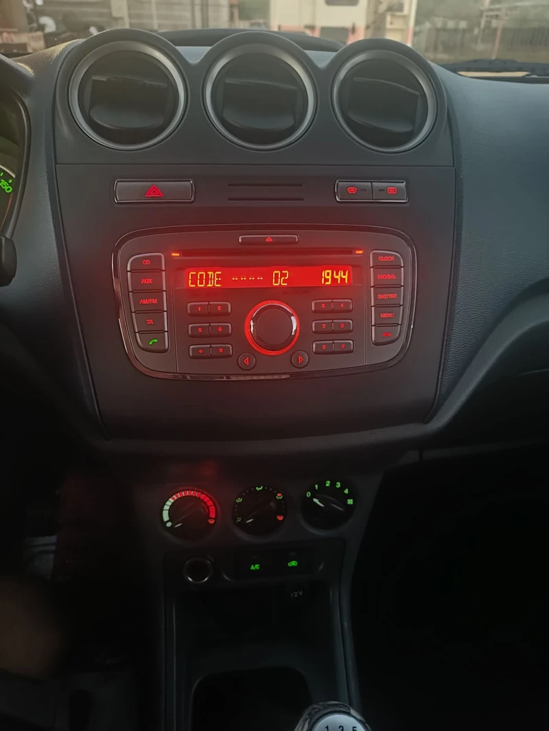 Ford Connect 1.8 TDCi , снимка 14 - Автомобили и джипове - 51726436