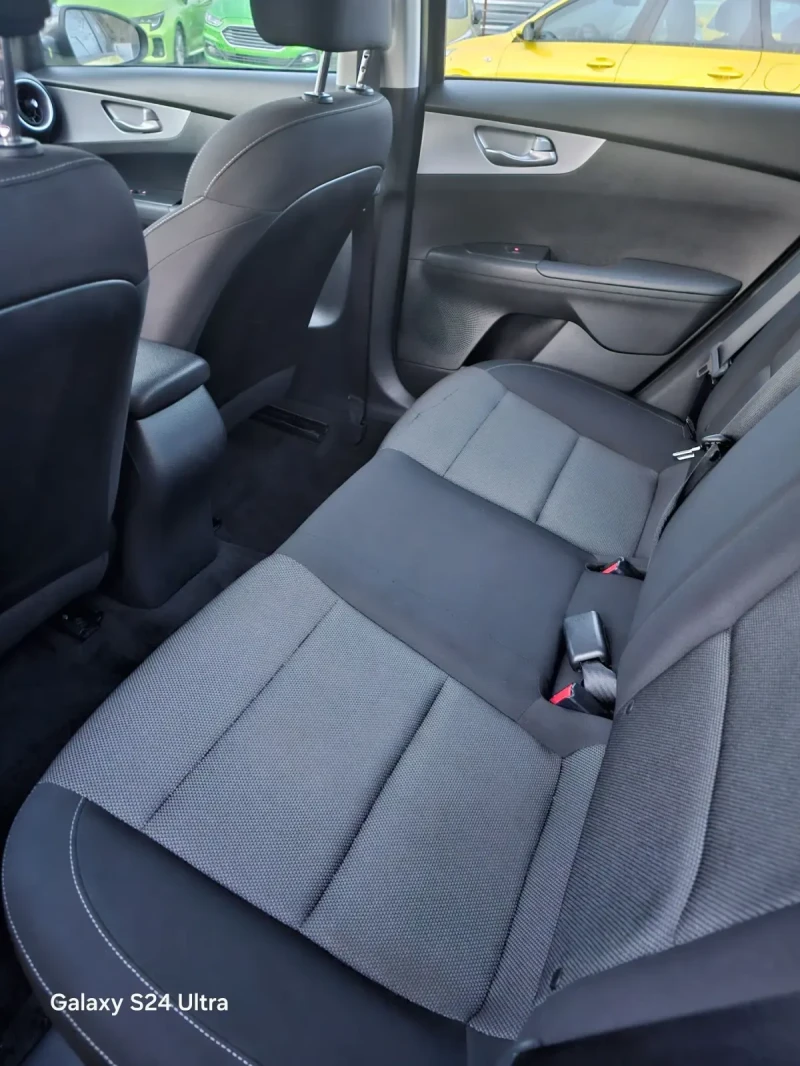Kia Ceed Бензин, снимка 11 - Автомобили и джипове - 52202580