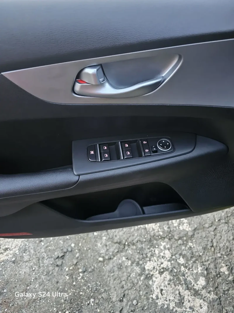 Kia Ceed Бензин, снимка 5 - Автомобили и джипове - 52202580