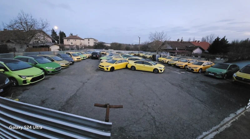 Kia Ceed Бензин, снимка 12 - Автомобили и джипове - 52202580