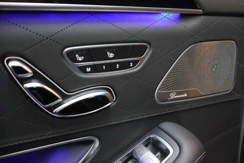 Mercedes-Benz S 63 AMG * FULL* Pano* Burm* Massage* Обдух. Подгрев* , снимка 10 - Автомобили и джипове - 52633694