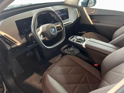 BMW iX xDrive50/523HP/HUD/CAM/AHK/HUD/LED/NAVI/KLESS/496g - изображение 6