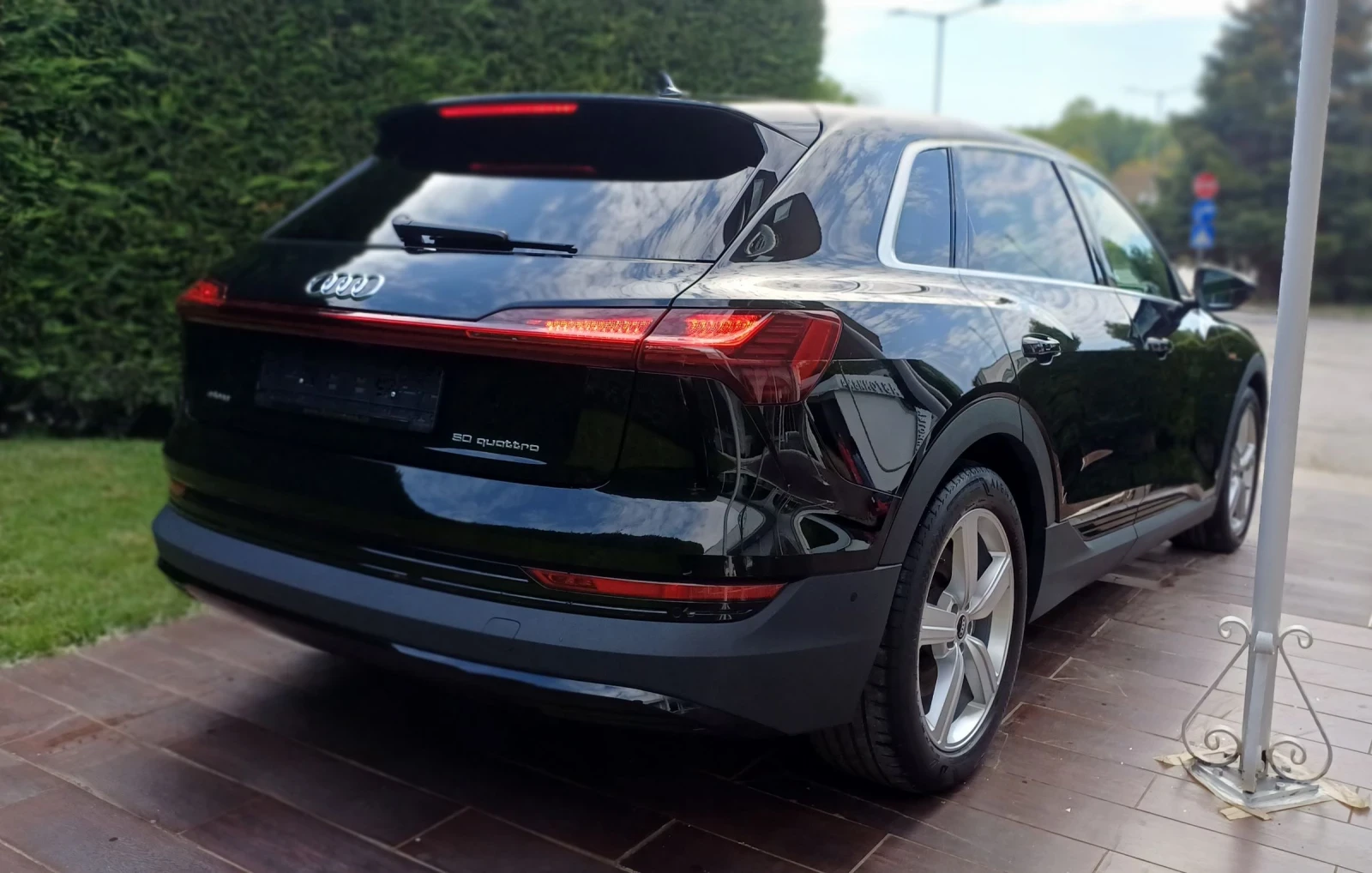 Audi E-Tron Quatro/S line/Pano/360* /S seats/Hud/matrix - изображение 6