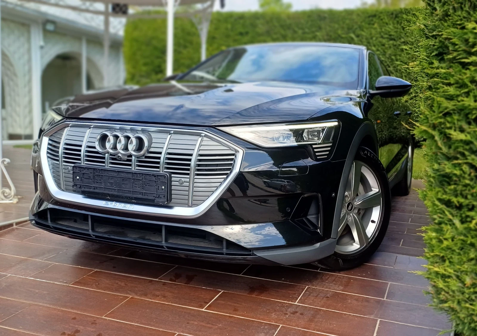 Audi E-Tron Quatro/S line/Pano/360* /S seats/Hud/matrix - изображение 3