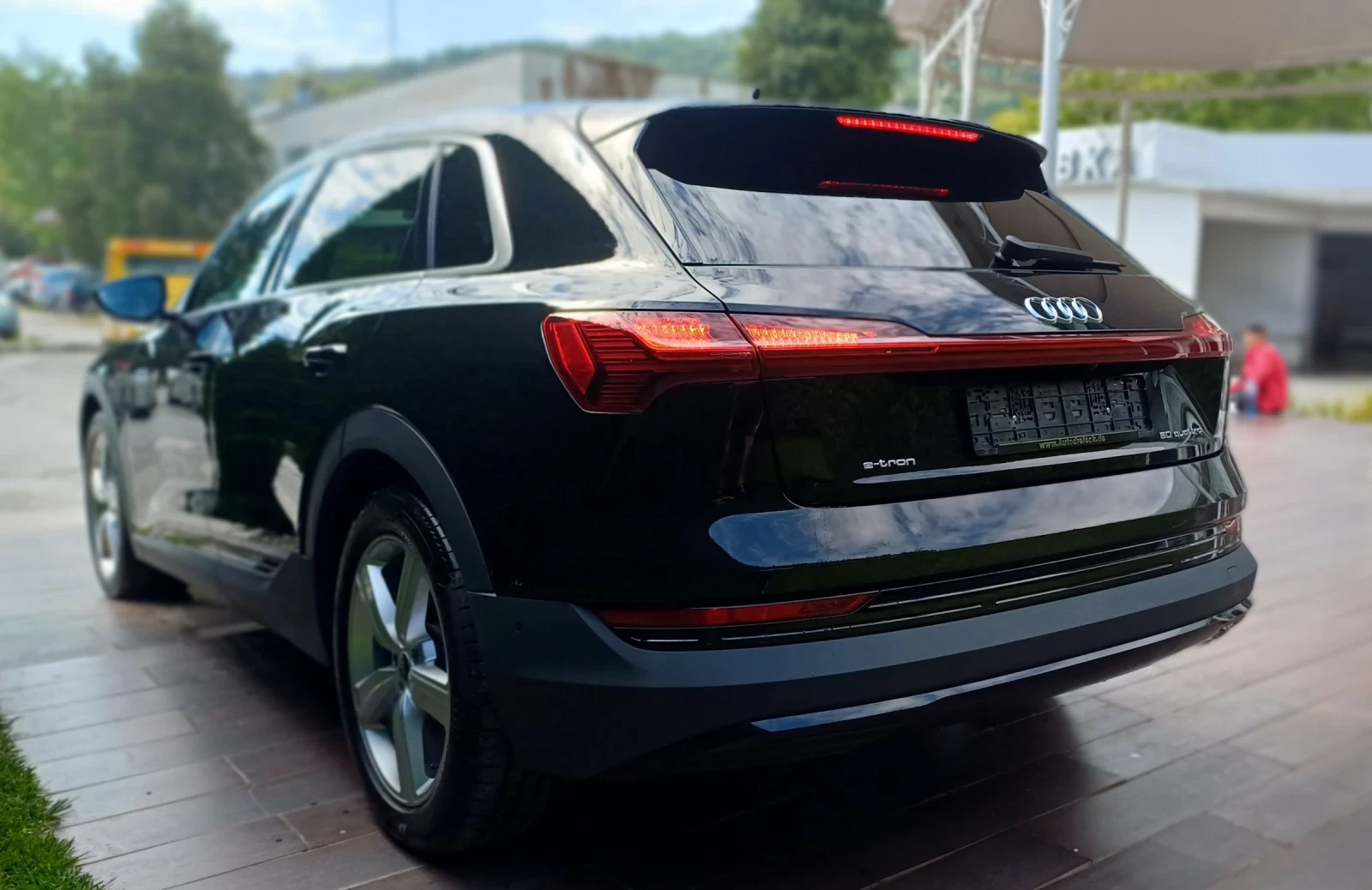 Audi E-Tron Quatro/S line/Pano/360* /S seats/Hud/matrix - изображение 4