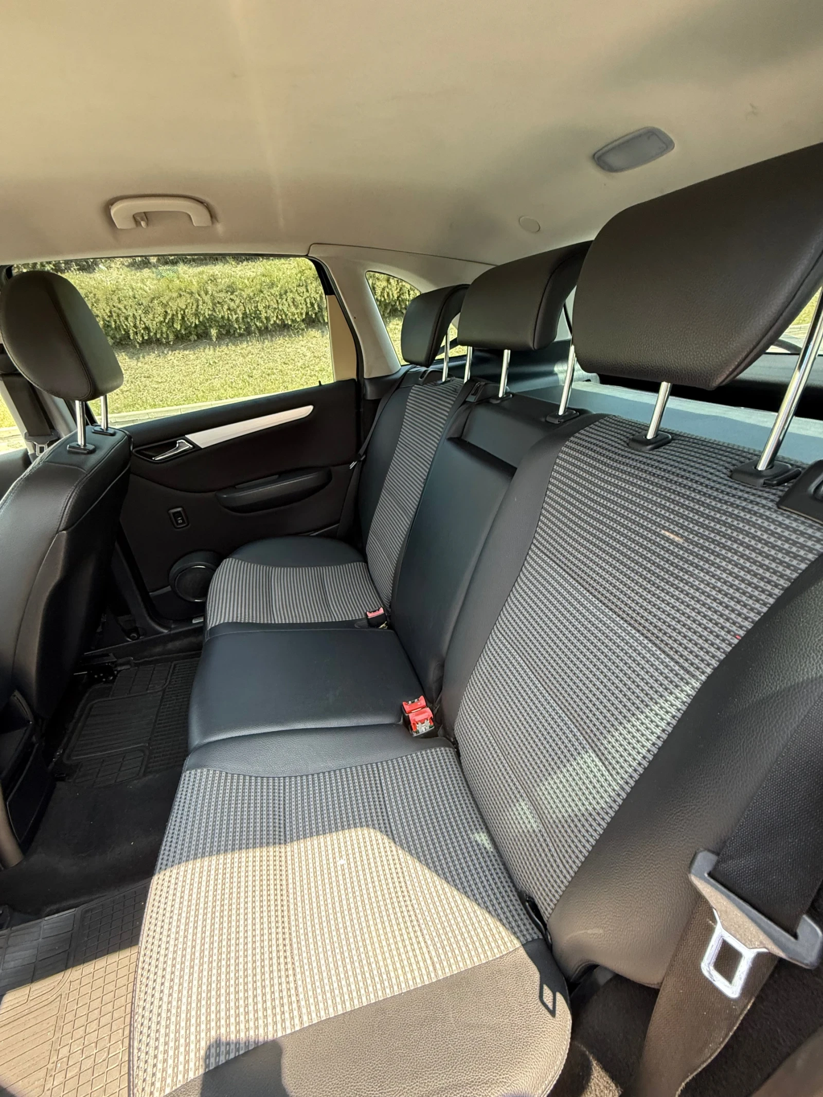 Mercedes-Benz B 200 Mercedes-Benz B 200 CDI - изображение 9