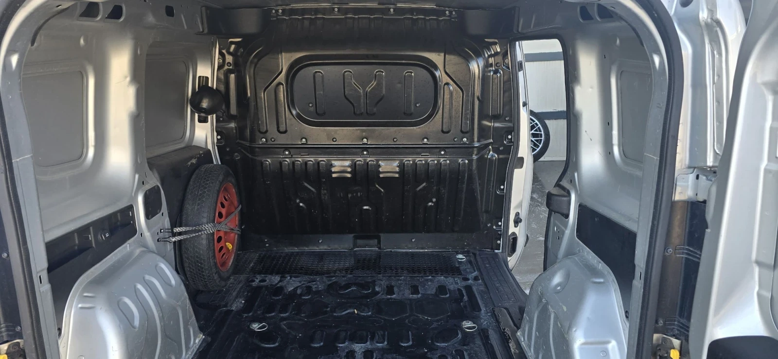 Fiat Doblo 1.3JTD, снимка 17 - Автомобили и джипове - 53669677