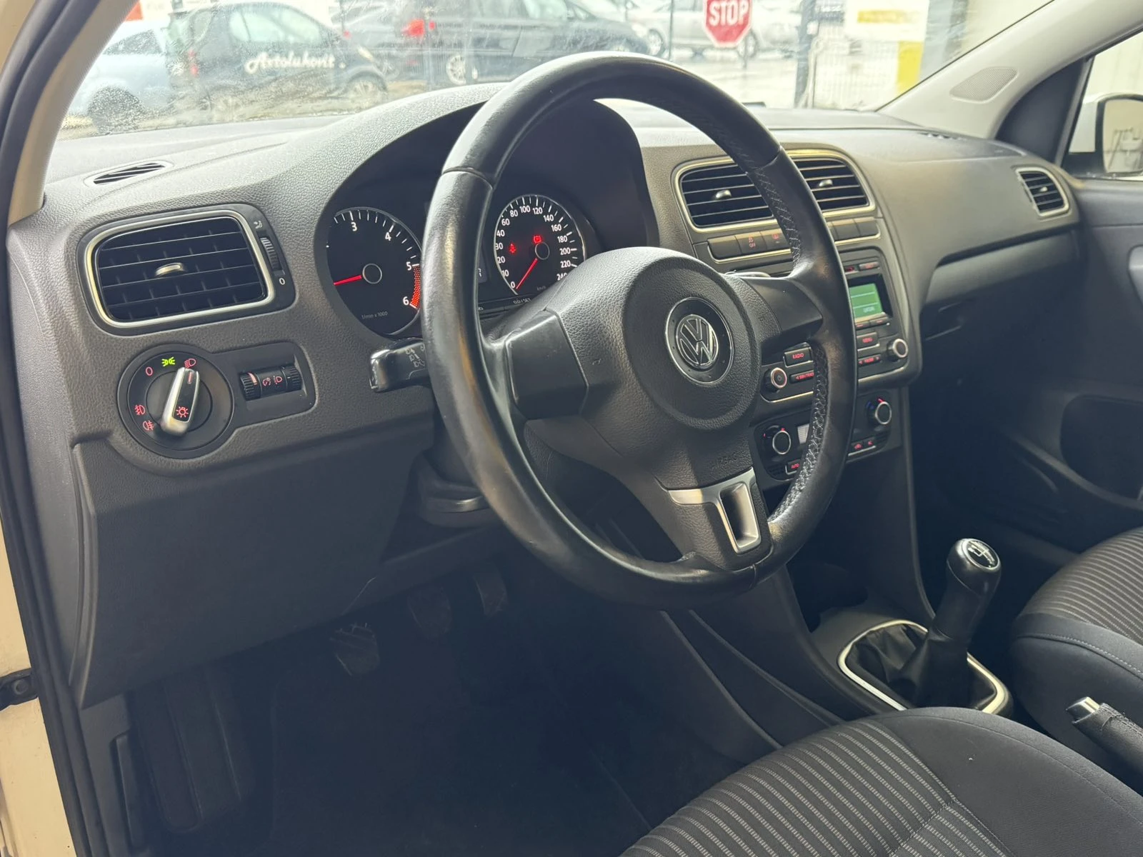 VW Polo  1.6TDI 105к.с. - изображение 8