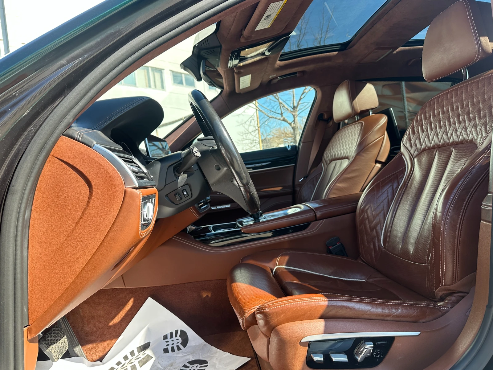 BMW 750 Реални км, Facelift - изображение 8