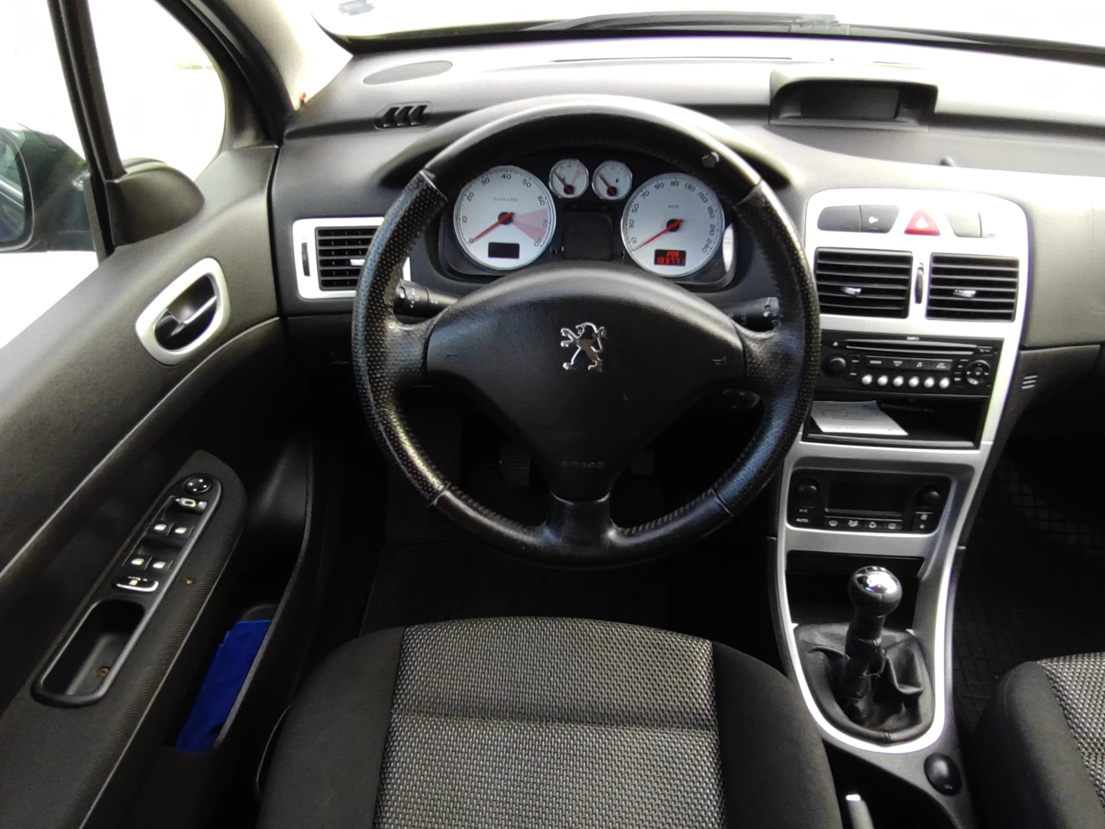 Peugeot 307 1.6i, снимка 8 - Автомобили и джипове - 54016671