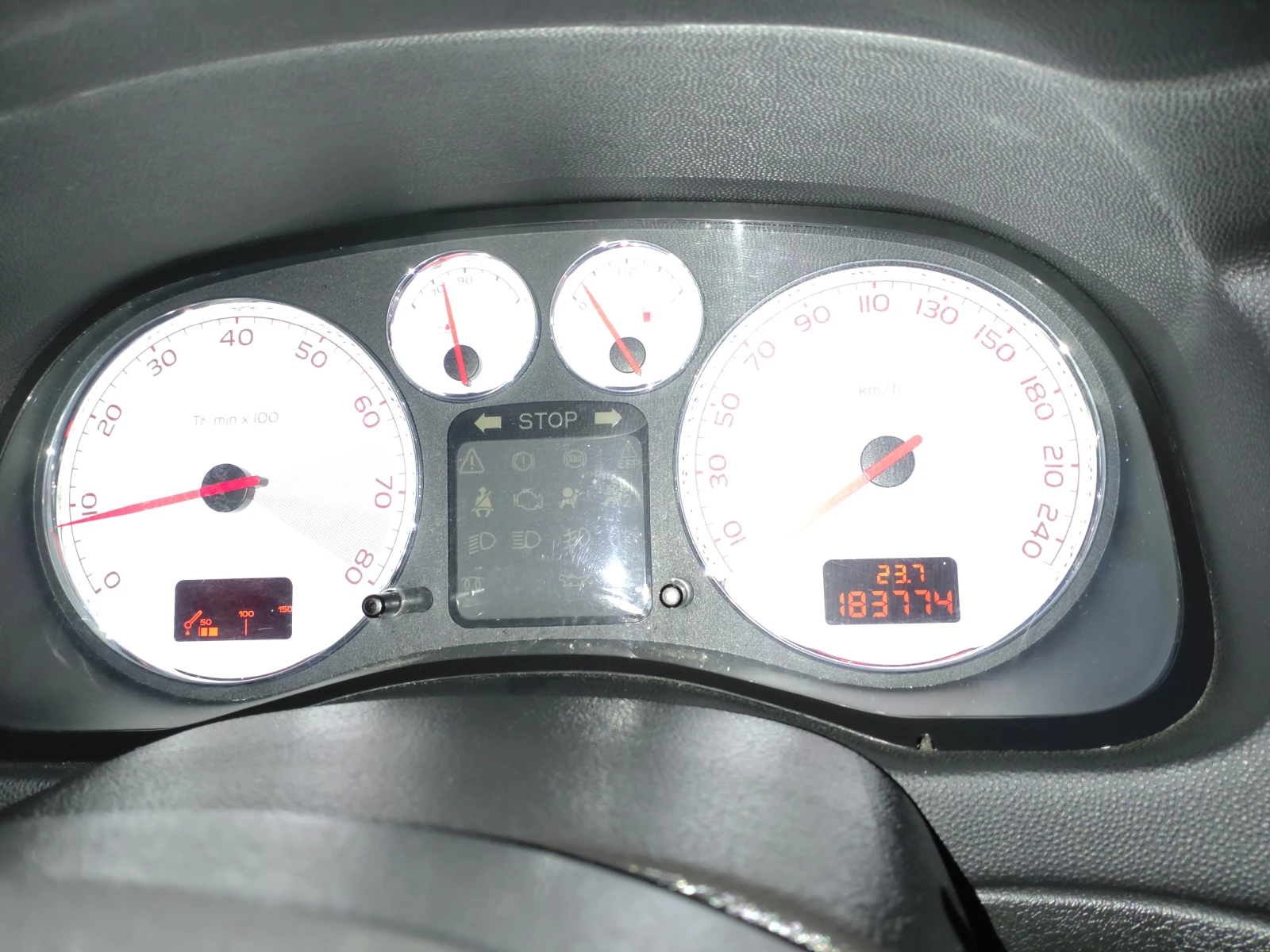 Peugeot 307 1.6i, снимка 9 - Автомобили и джипове - 54016671