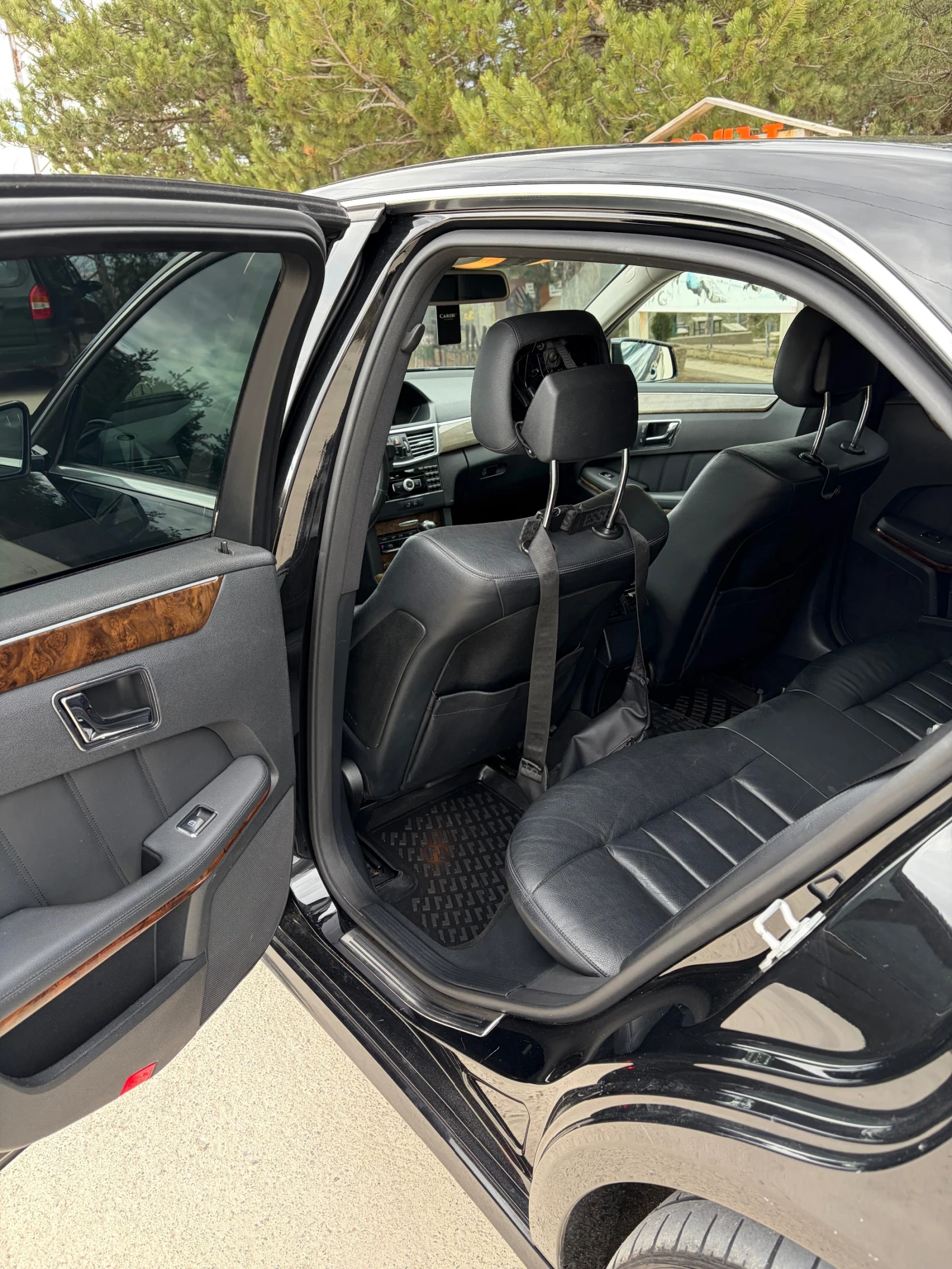 Mercedes-Benz E 250, снимка 9 - Автомобили и джипове - 54245559