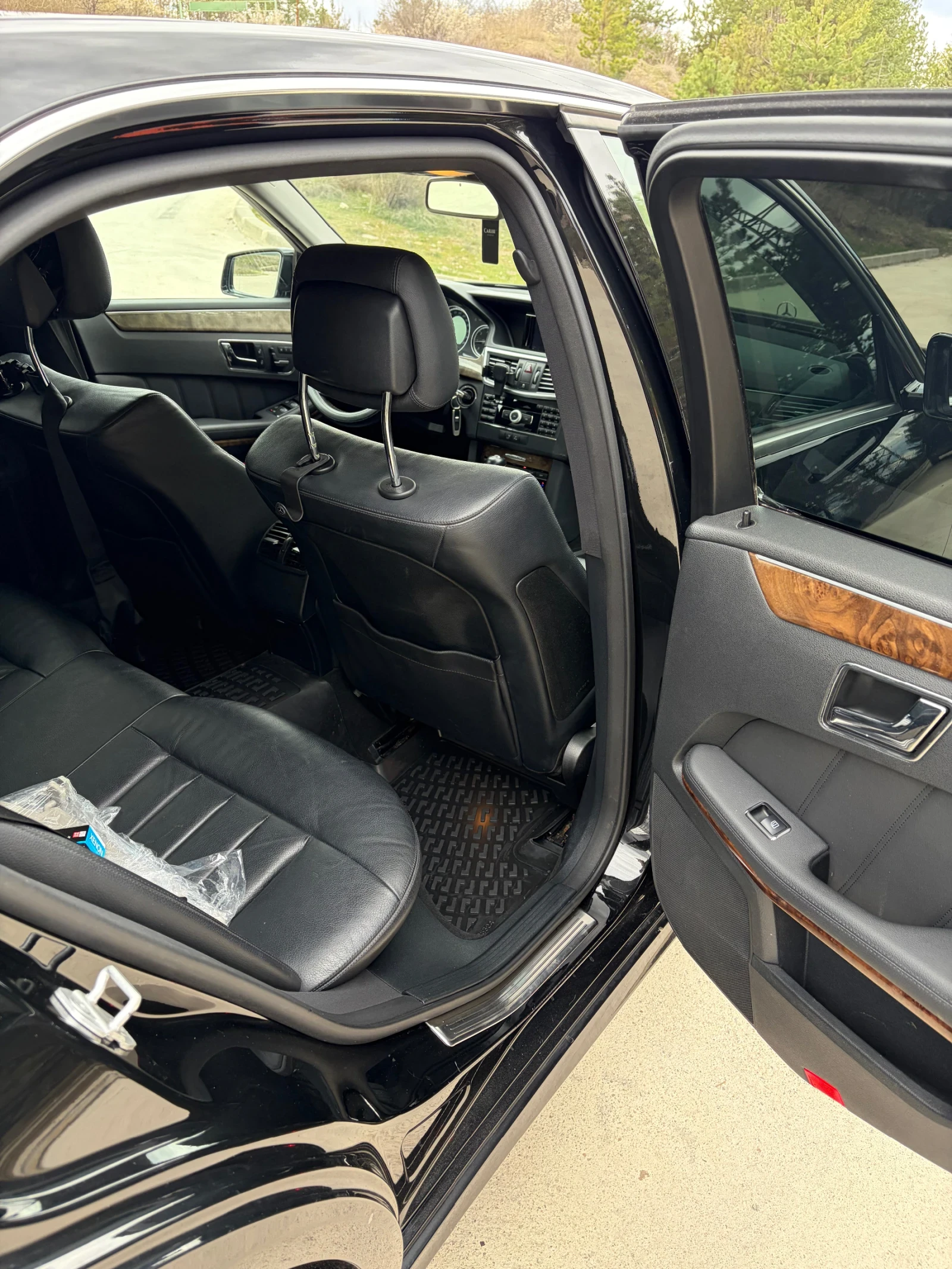 Mercedes-Benz E 250, снимка 10 - Автомобили и джипове - 54245559