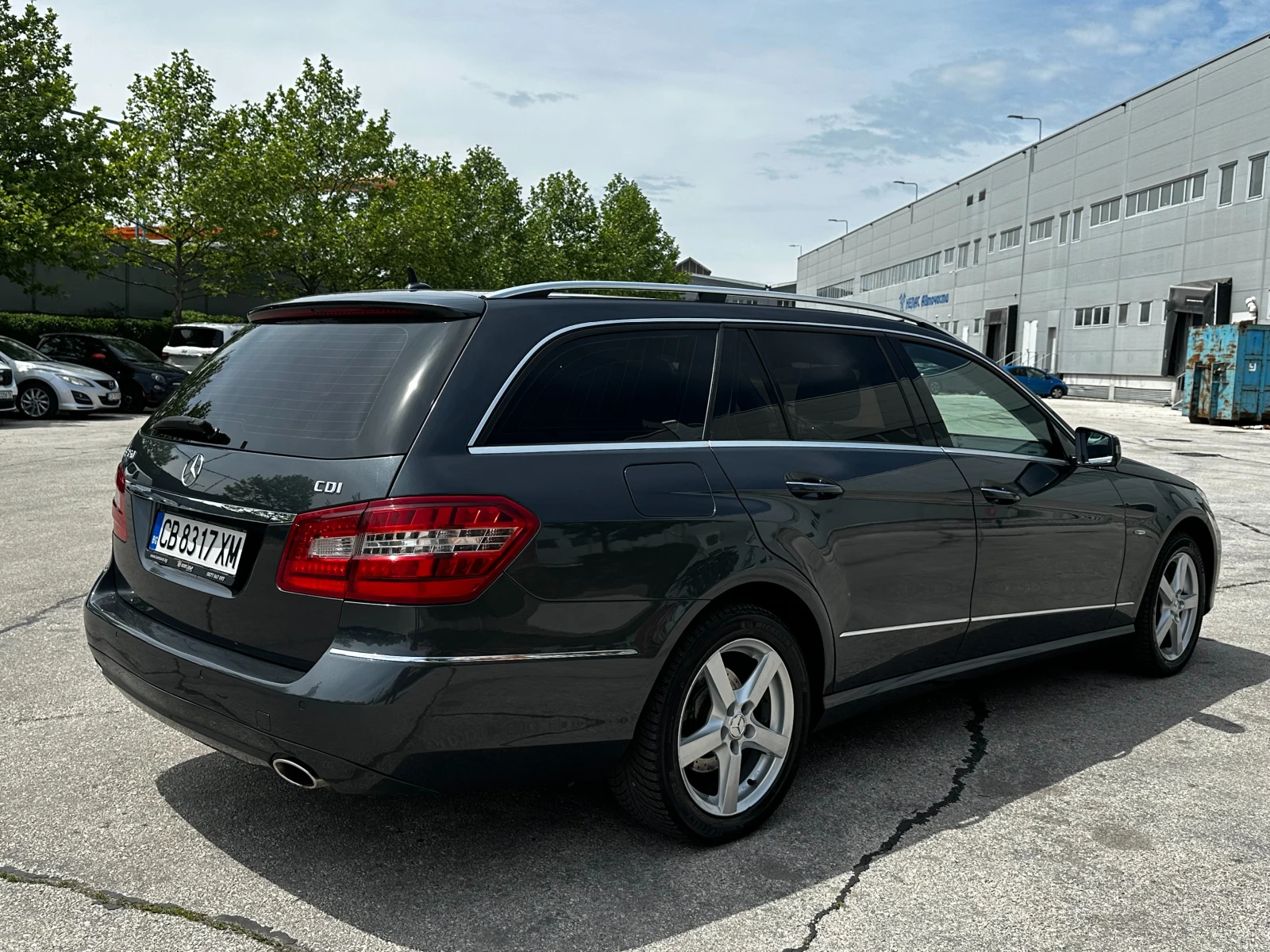 Mercedes-Benz E 350 3.0d 231 к.с./ГАРАНЦИЯ ОТ КЕНТАВЪР, снимка 4 - Автомобили и джипове - 54616193