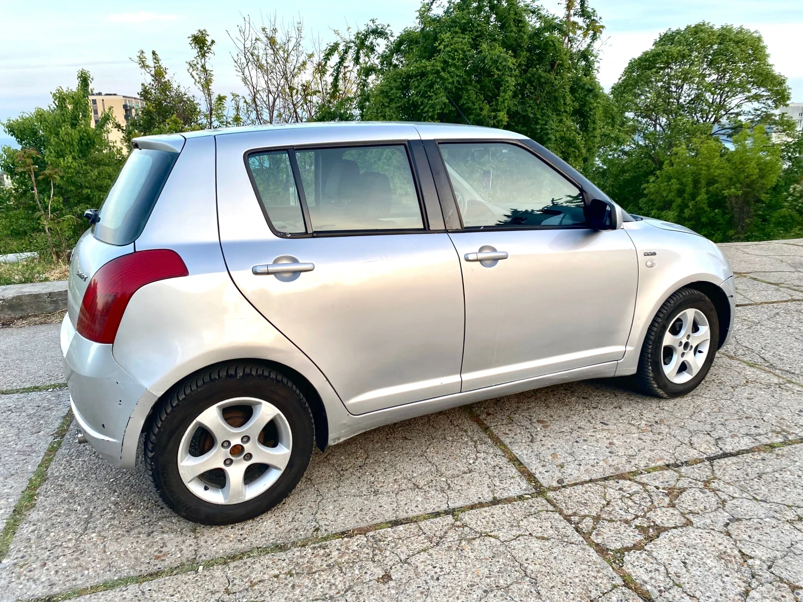 Suzuki Swift 1.3 DDis, снимка 3 - Автомобили и джипове - 55098093