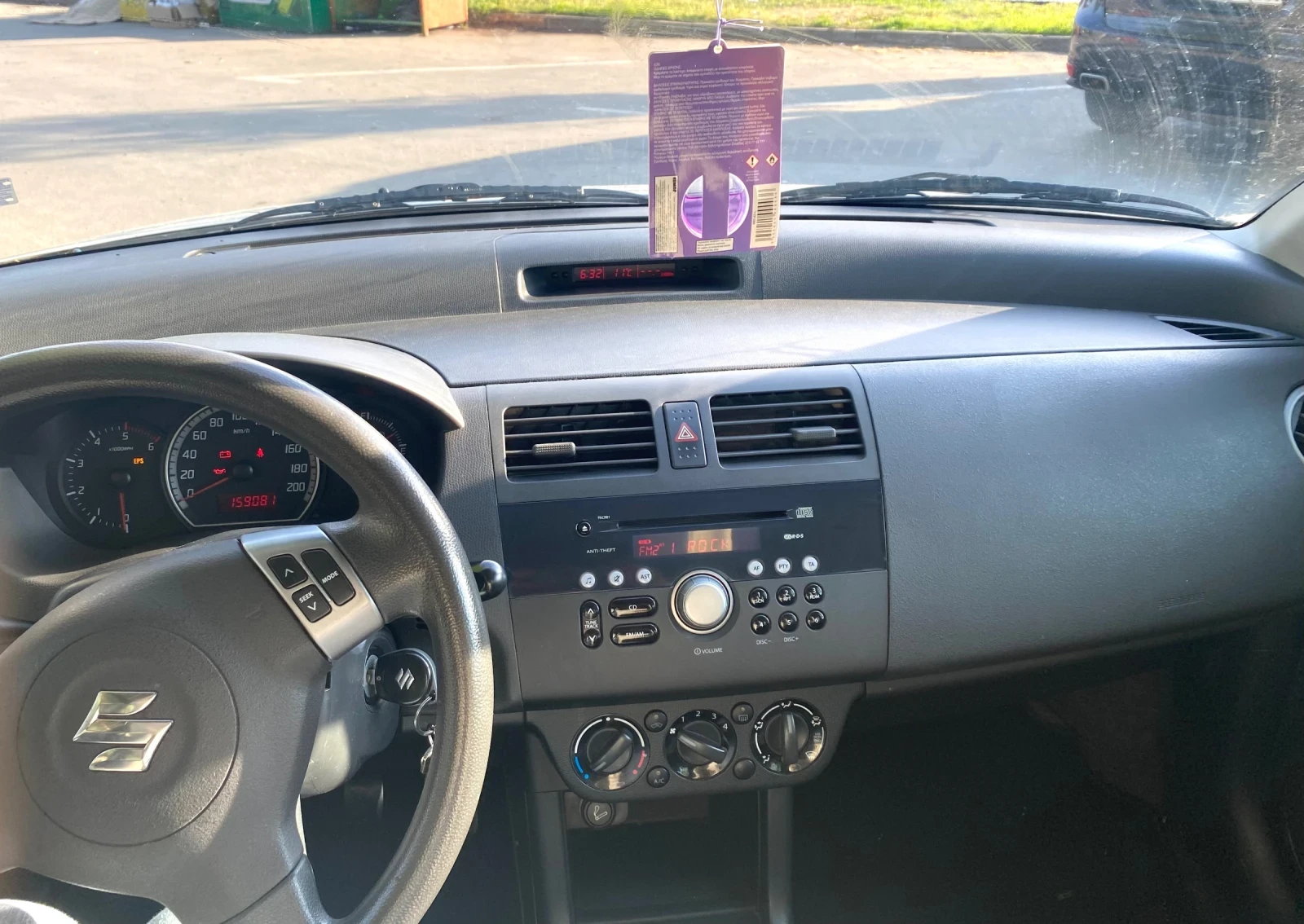 Suzuki Swift 1.3 DDis, снимка 8 - Автомобили и джипове - 55098093