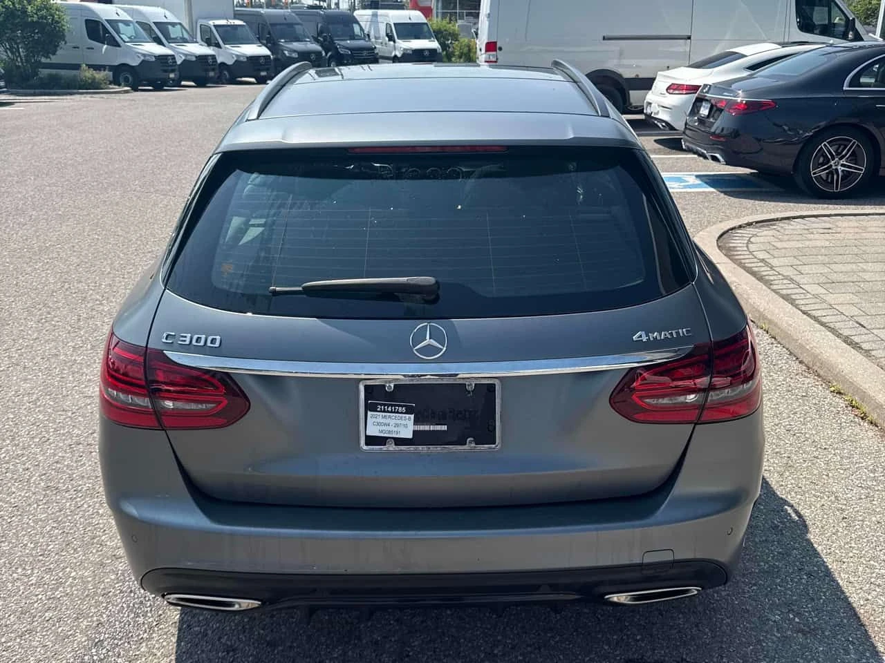 Mercedes-Benz C 300 | DISTRONIC | 360 | BURMESTER | CARFAX | , снимка 4 - Автомобили и джипове - 55125368
