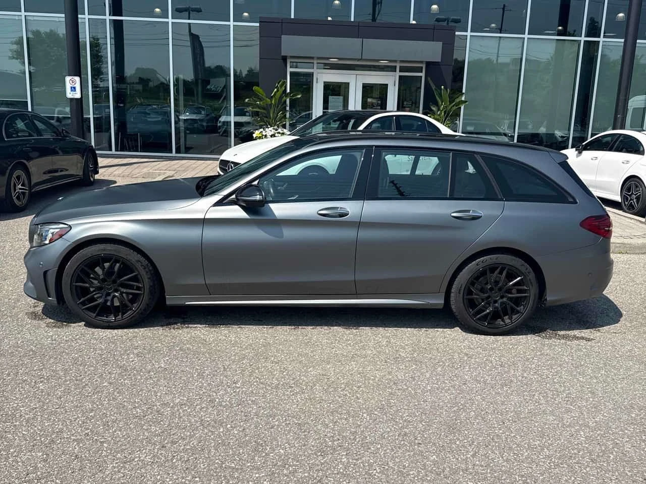 Mercedes-Benz C 300 | DISTRONIC | 360 | BURMESTER | CARFAX | , снимка 2 - Автомобили и джипове - 55125368