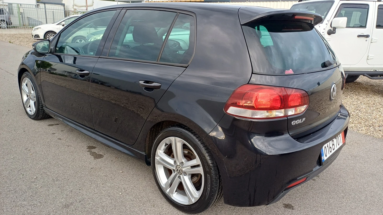 VW Golf R-LINE