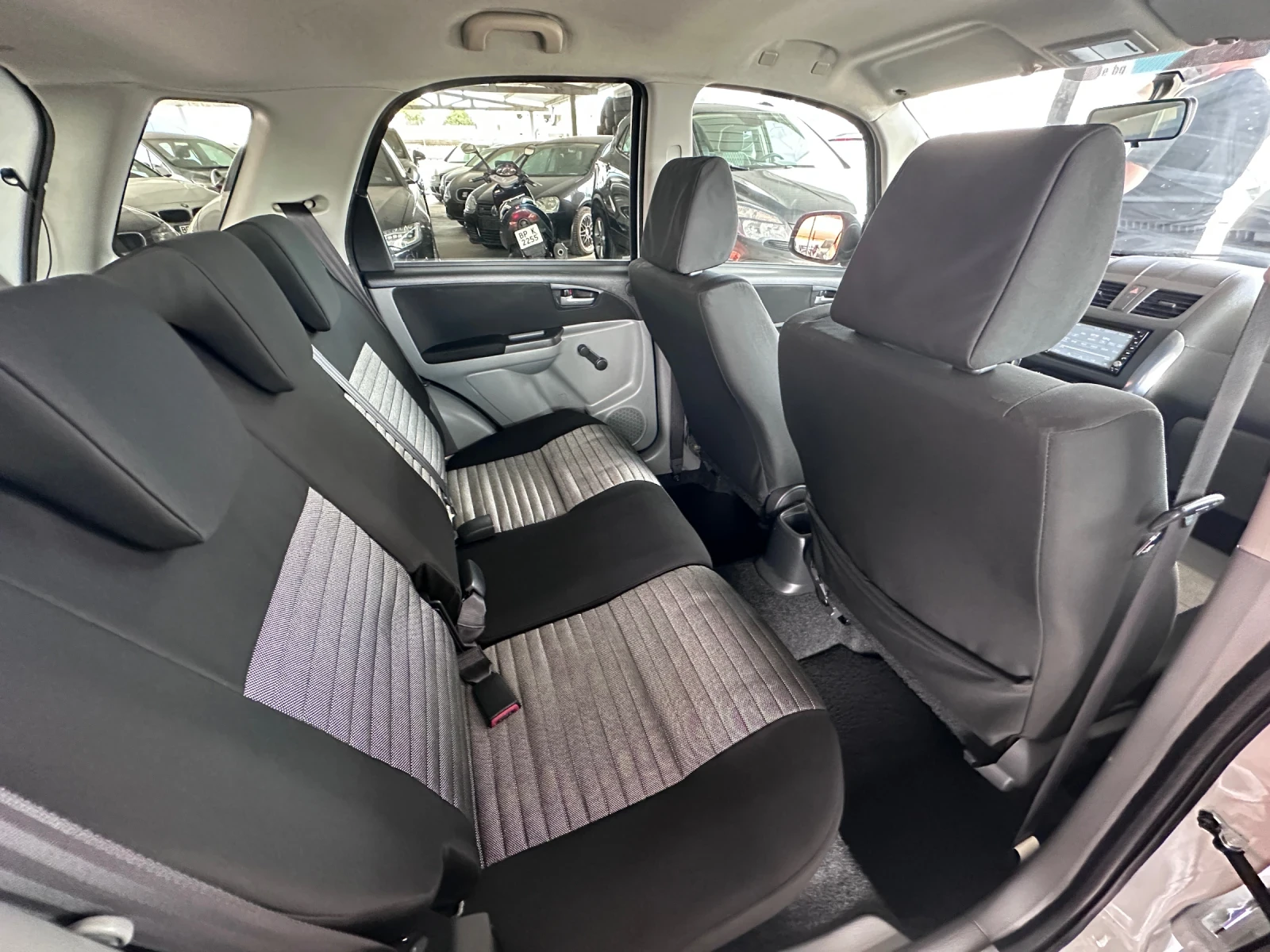 Suzuki SX4 1.5i GAZ - КЛИМАТИК - РЕАЛНИ КИЛОМЕТРИ, снимка 14 - Автомобили и джипове - 55185688