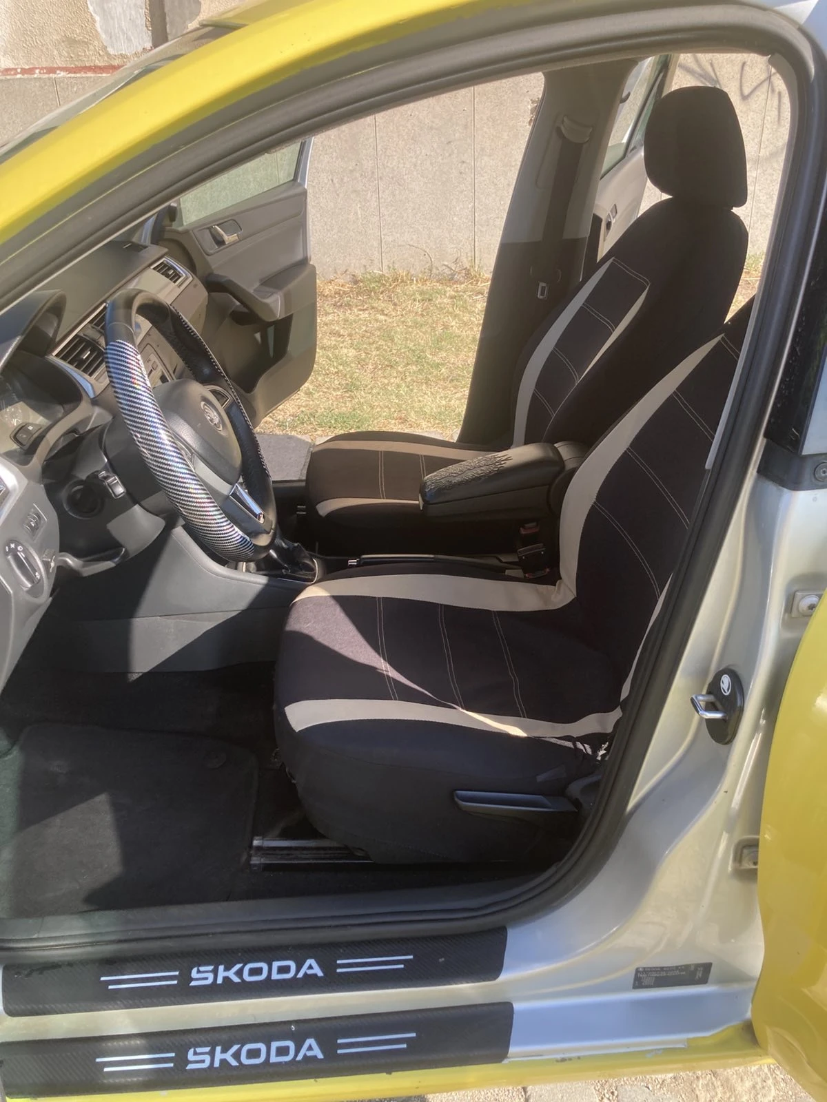 Skoda Rapid 1.2MPI Газов Инжекцион, снимка 9 - Автомобили и джипове - 55673779