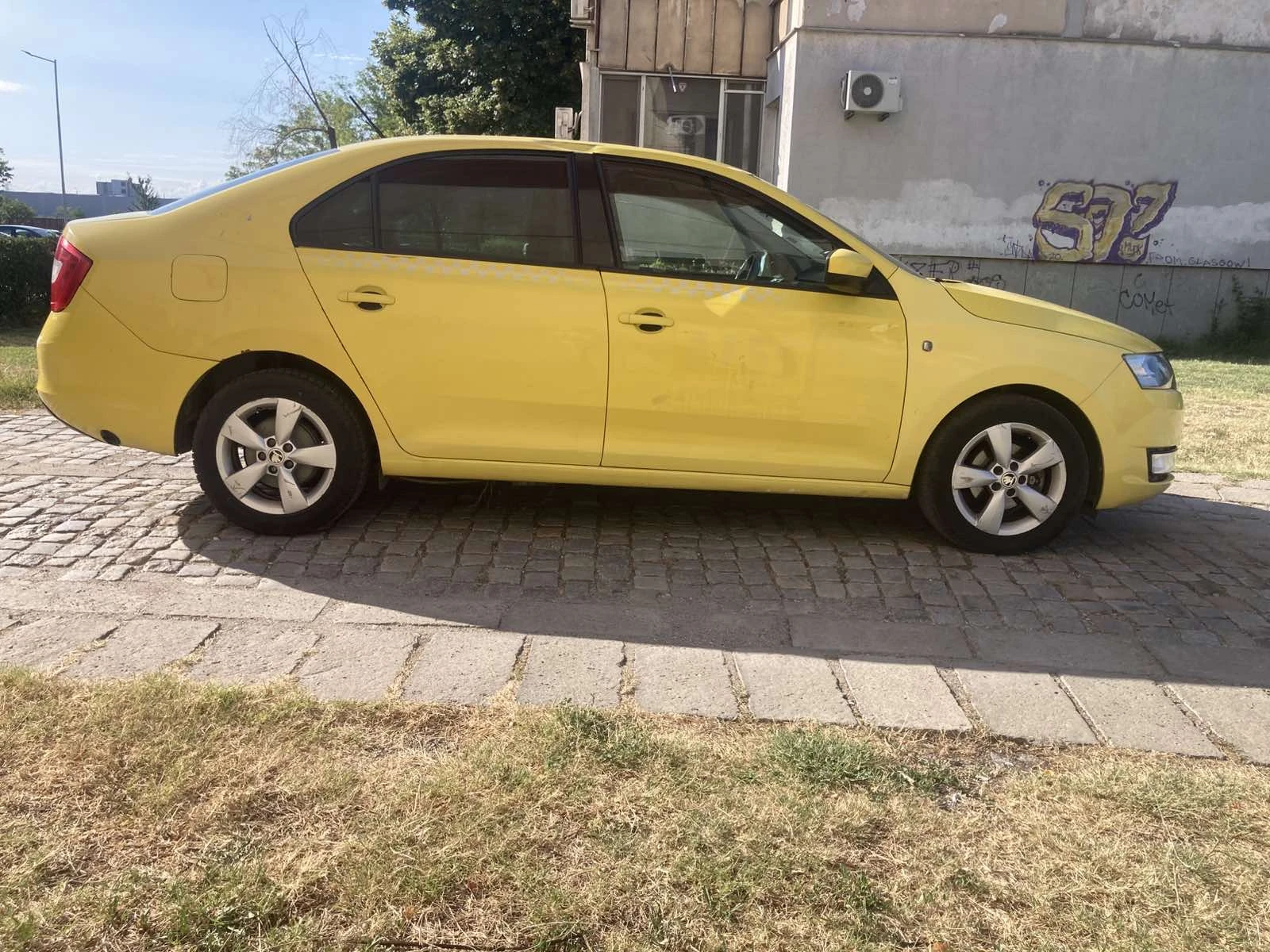 Skoda Rapid 1.2MPI Газов Инжекцион, снимка 2 - Автомобили и джипове - 55673779