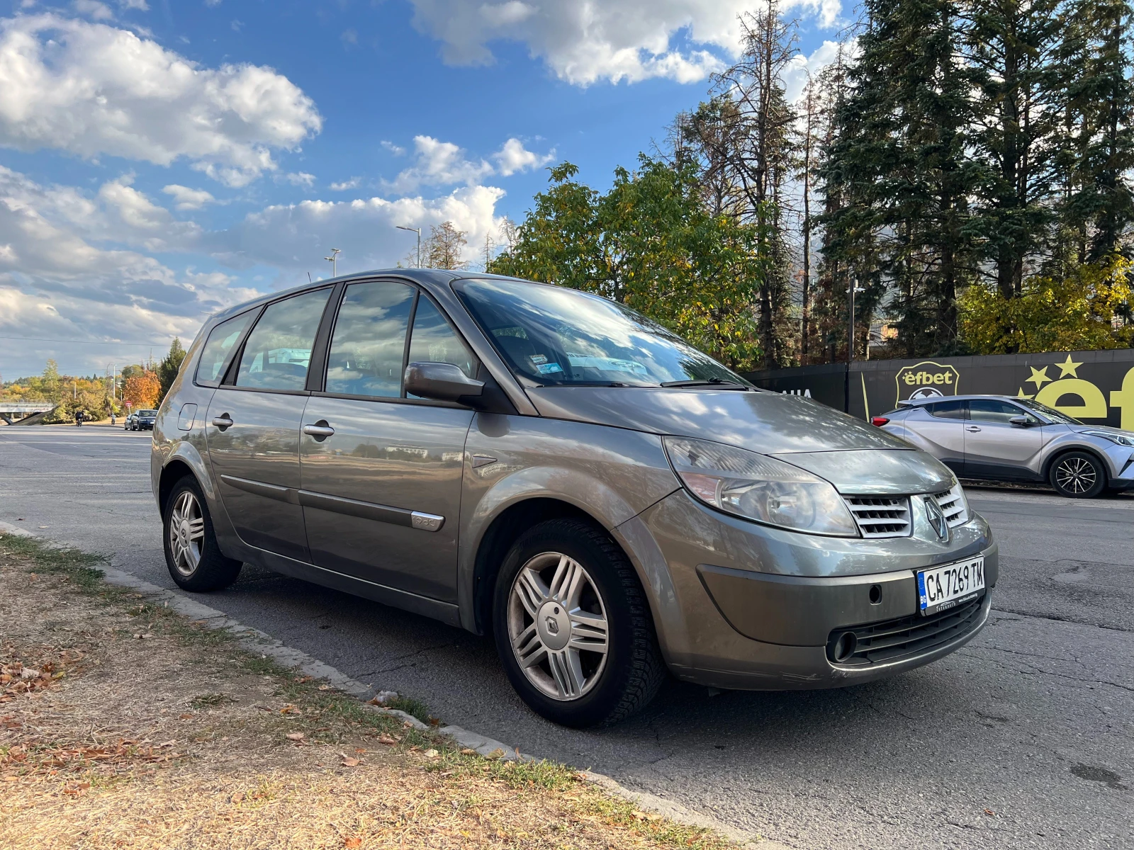 Renault Grand scenic II  (facelift), снимка 2 - Автомобили и джипове - 56748340